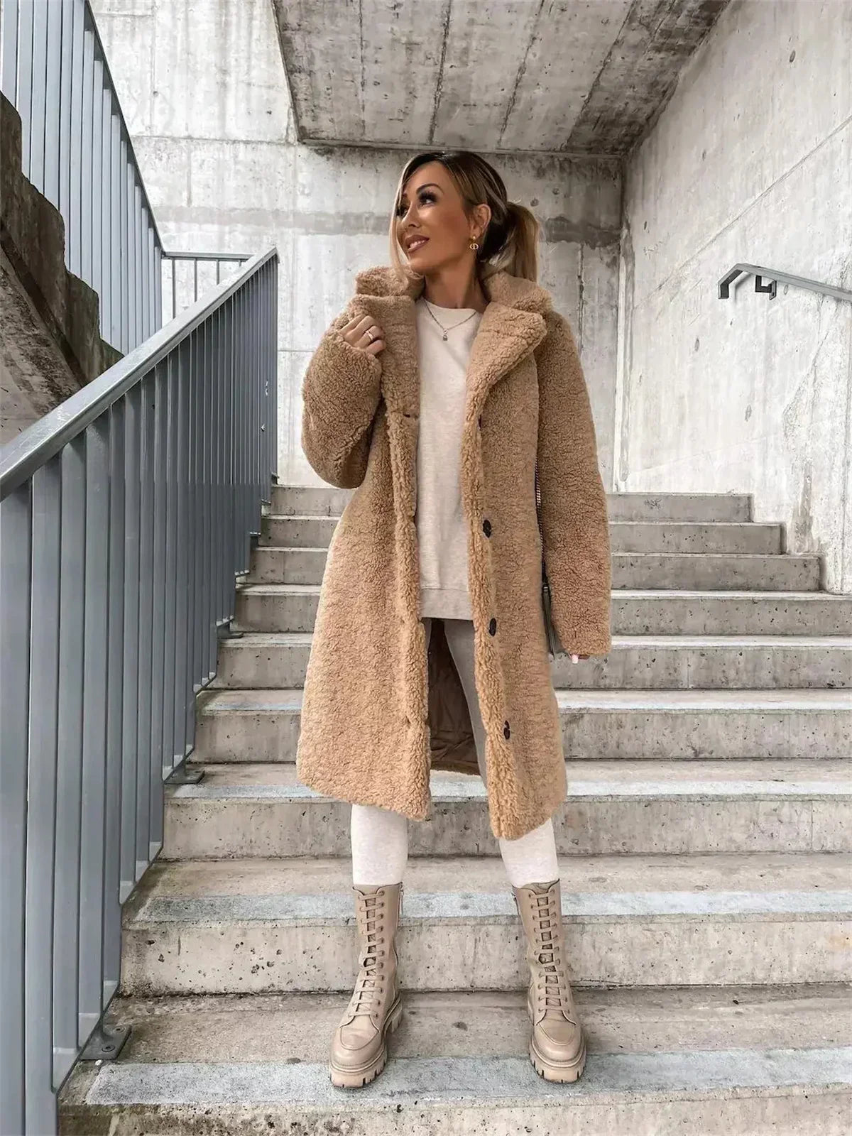 Leonie | Stylische Damenjacke aus Teddy-Material