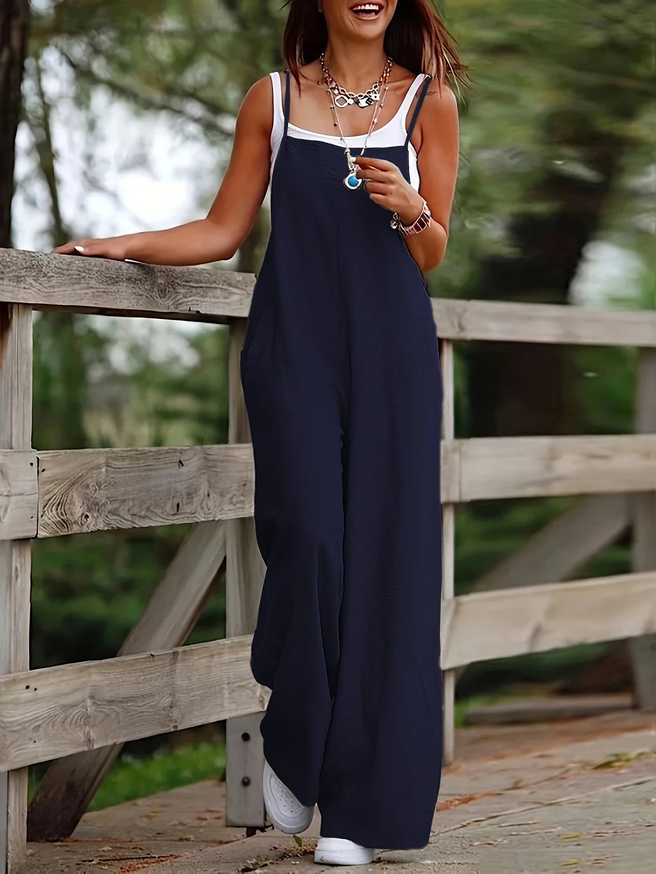 Karla | Stilvolle Damen Latzhose im Design