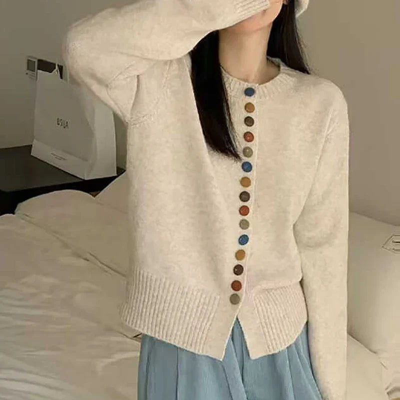 Jana | Feiner Strickcardigan mit schlichten Akzenten