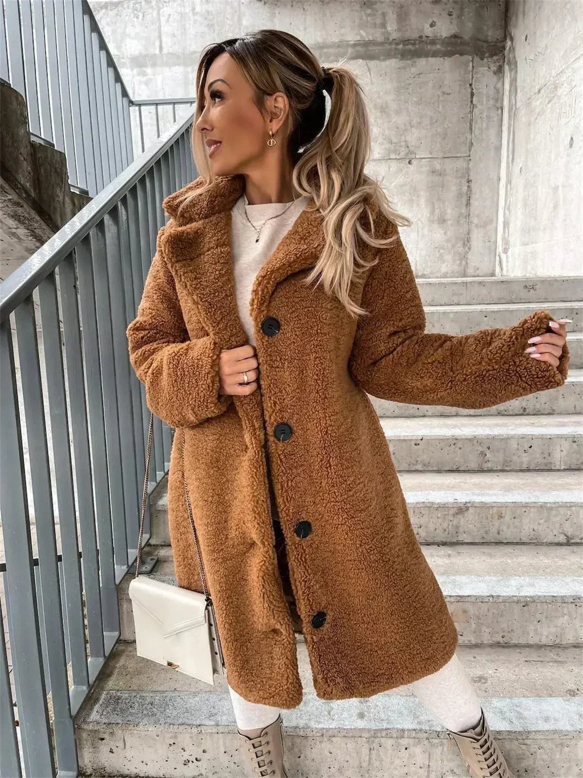 Leonie | Stylische Damenjacke aus Teddy-Material