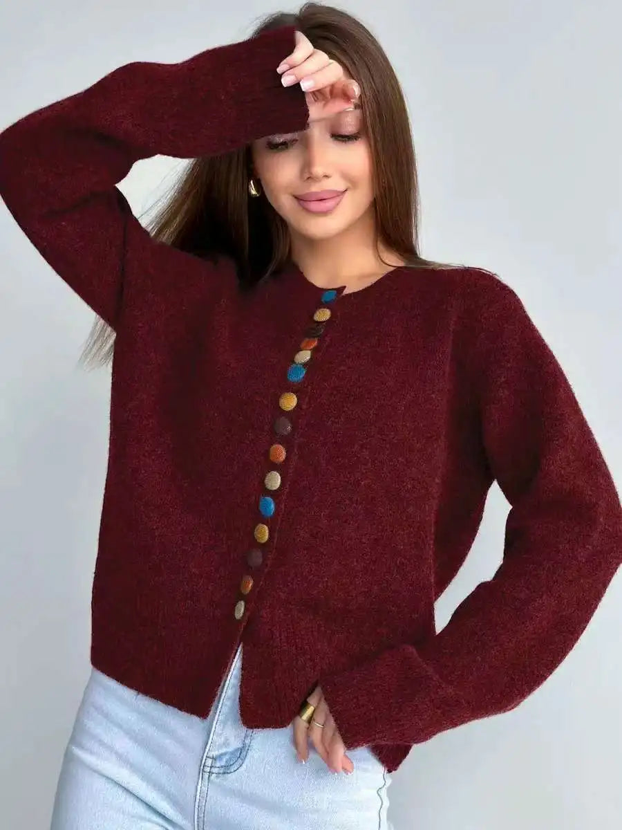 Julia | Damenstrickjacke mit kleinen, feinen Knöpfen
