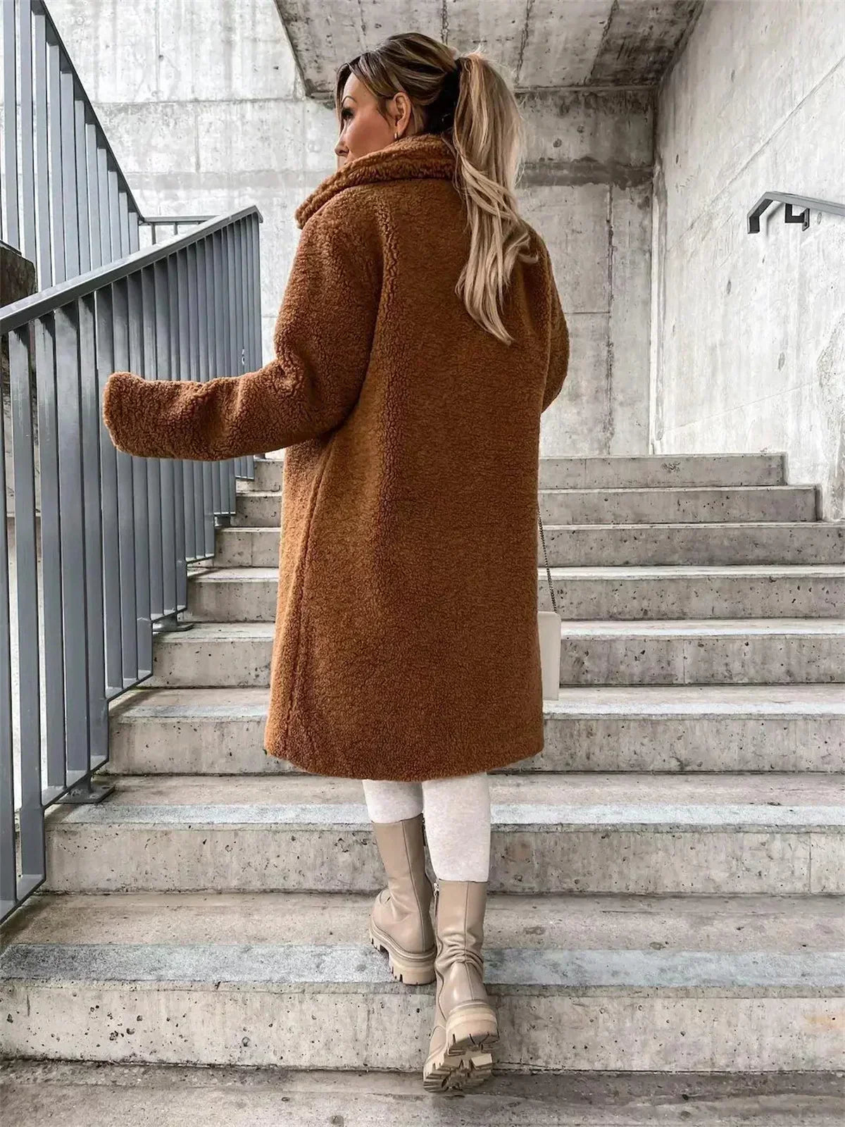 Leonie | Stylische Damenjacke aus Teddy-Material