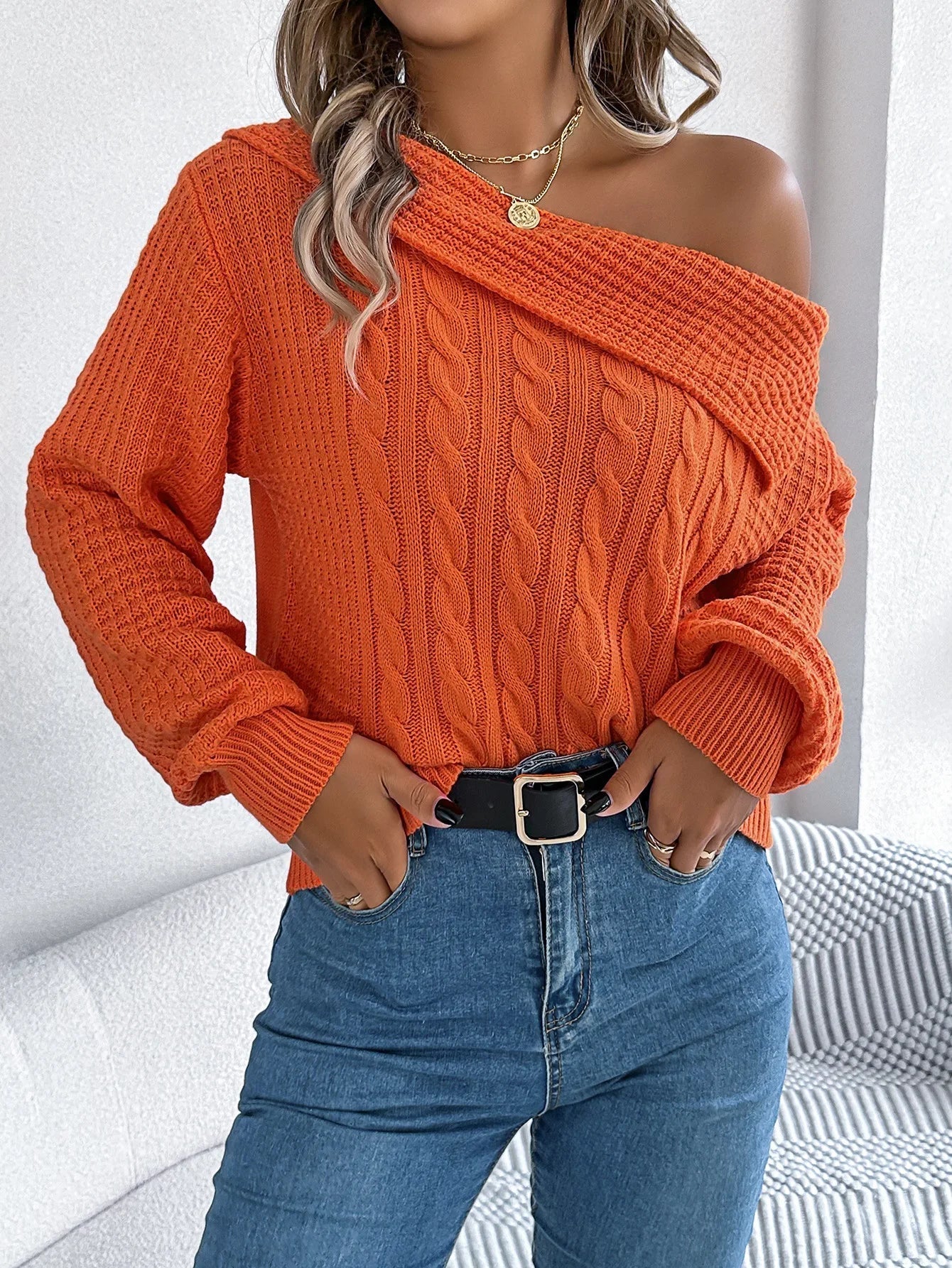 Nora | Moderner Strickpullover Mit Schulterfreiem Look