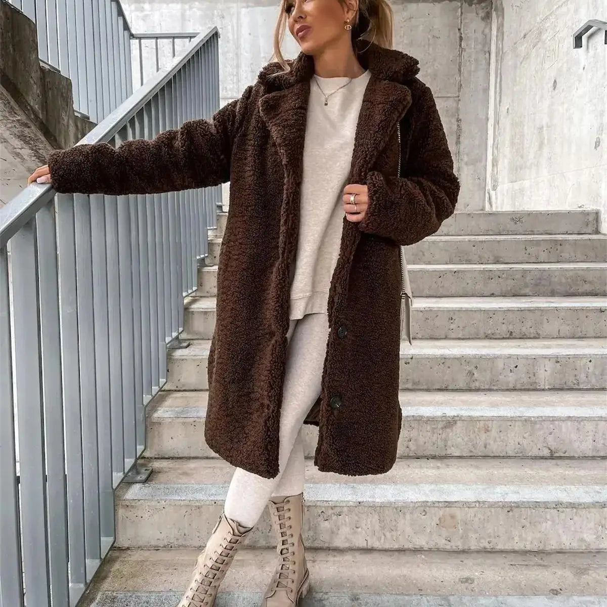 Leonie | Stylische Damenjacke aus Teddy-Material