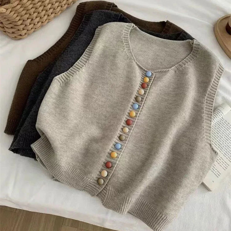 Emma | Feine Strickweste im klassischen Damenstil