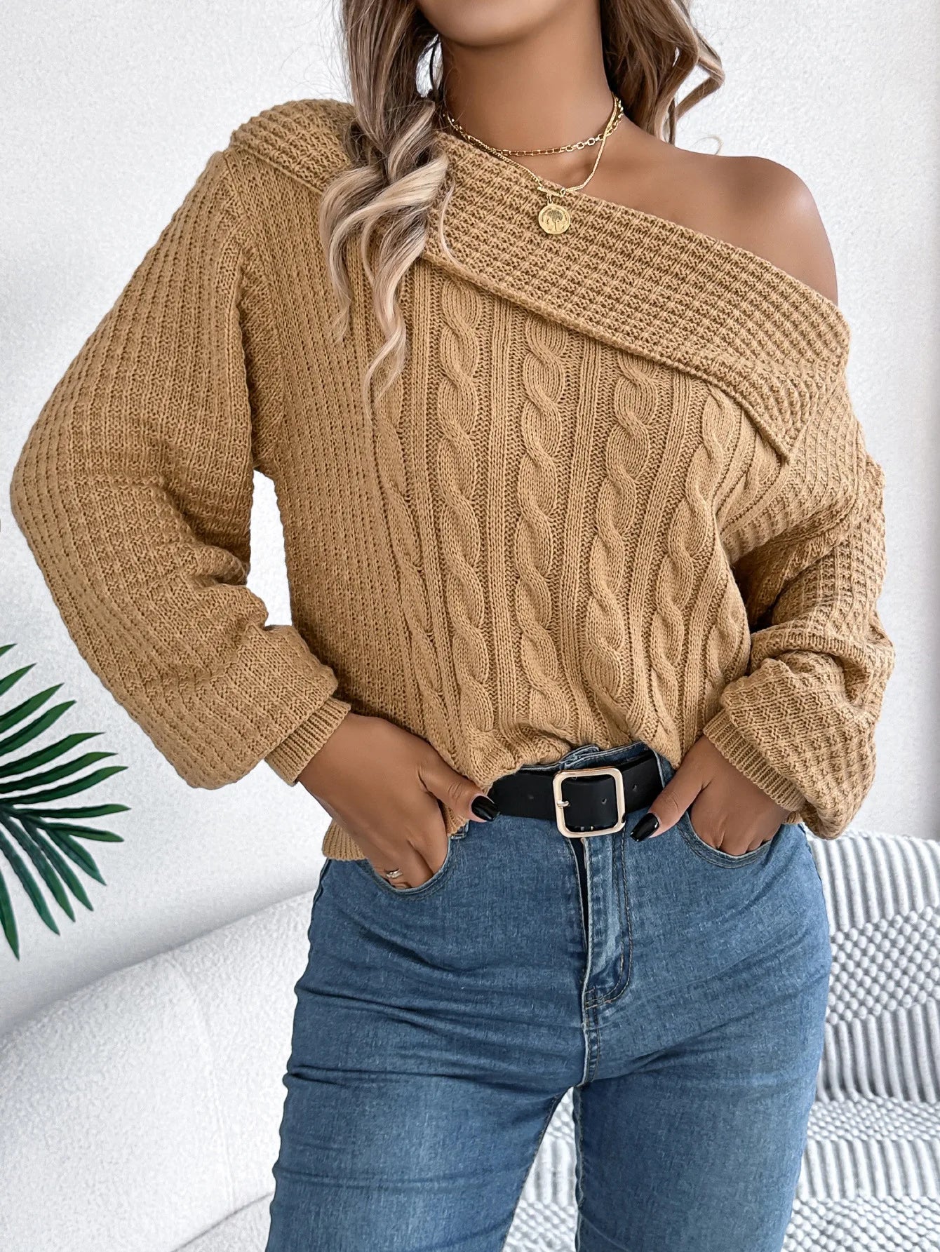 Nora | Moderner Strickpullover Mit Schulterfreiem Look