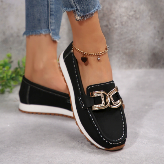 Lara | Stilvolle Slipper Mit Eleganter Schnalle