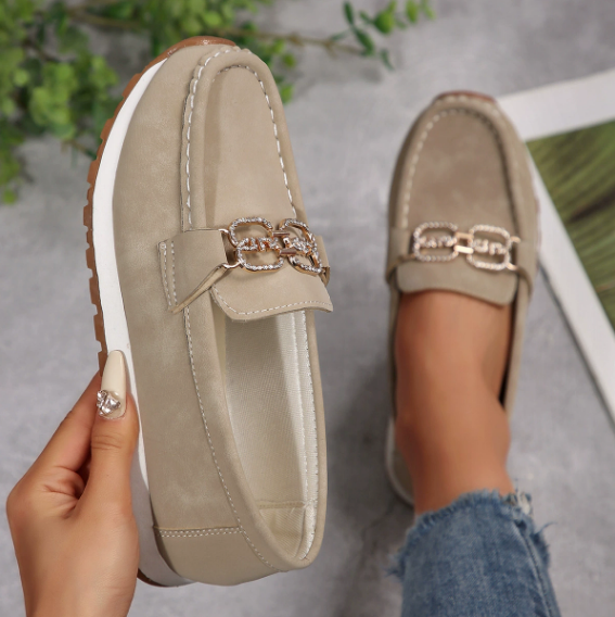 Lara | Stilvolle Slipper Mit Eleganter Schnalle