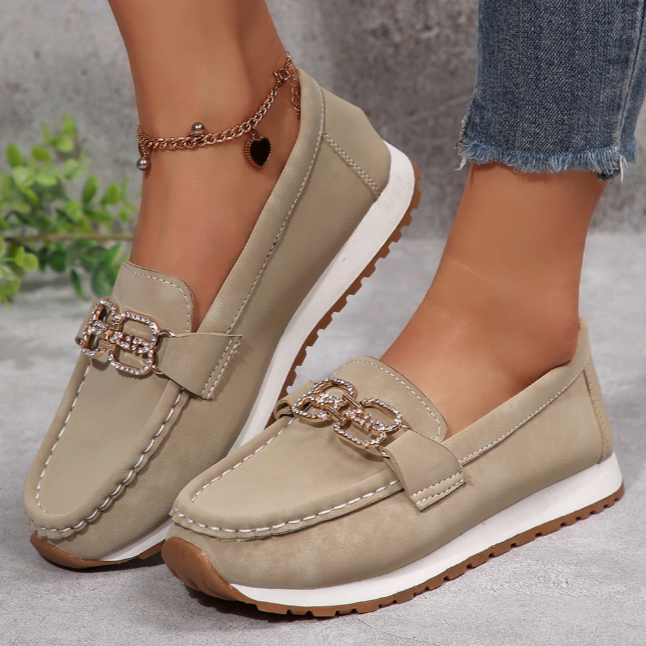 Lara | Stilvolle Slipper Mit Eleganter Schnalle