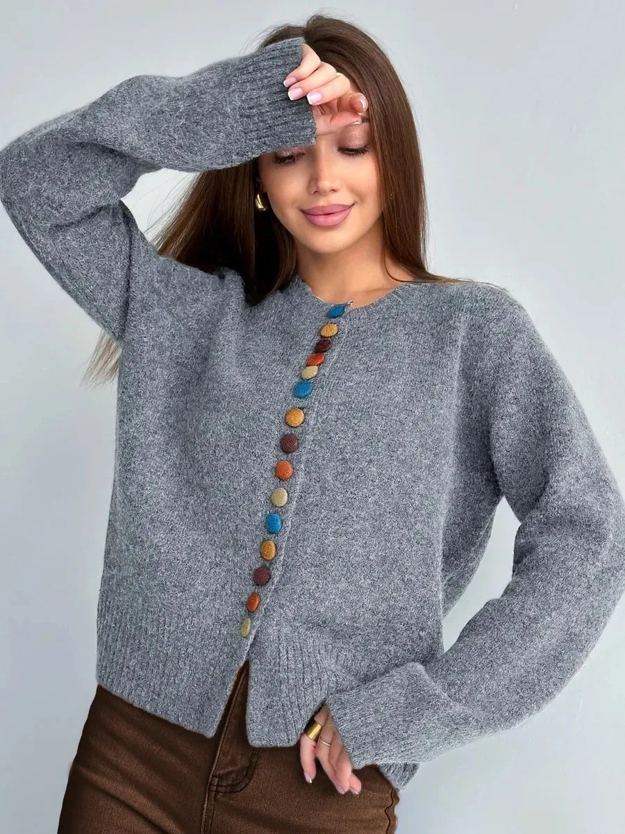 Julia | Damenstrickjacke mit kleinen, feinen Knöpfen