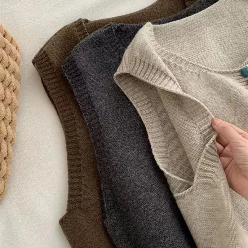 Emma | Feine Strickweste im klassischen Damenstil