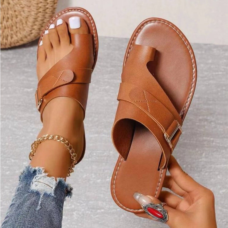 Mia | Chic geschnittene Sandale für stilbewusste Damen