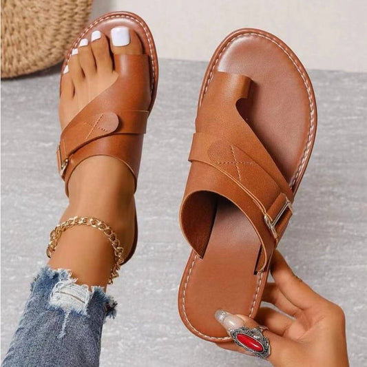 Mia | Chic geschnittene Sandale für stilbewusste Damen