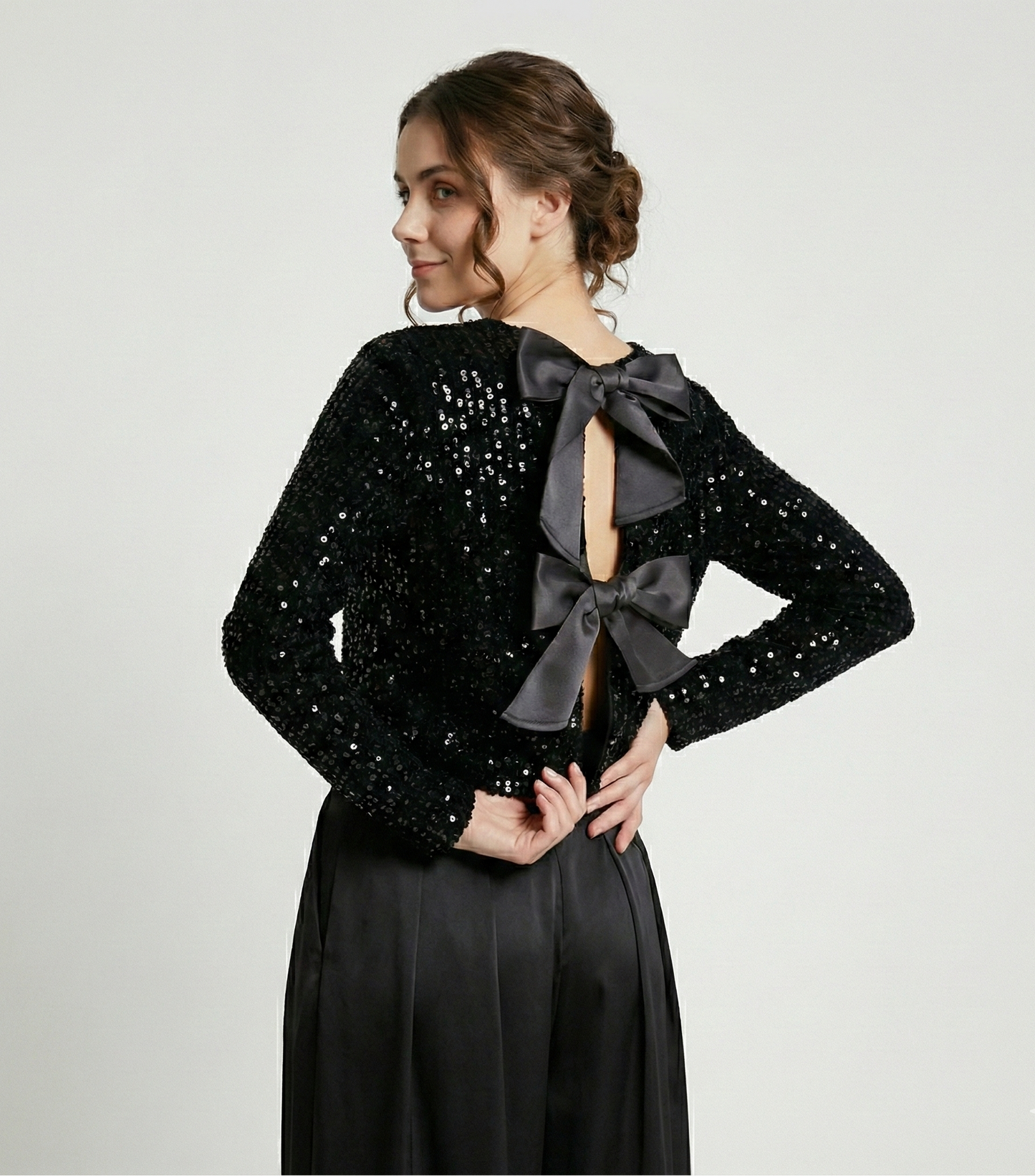 Clara | Eleganter Damen-Cardigan mit dekorativen Applikationen