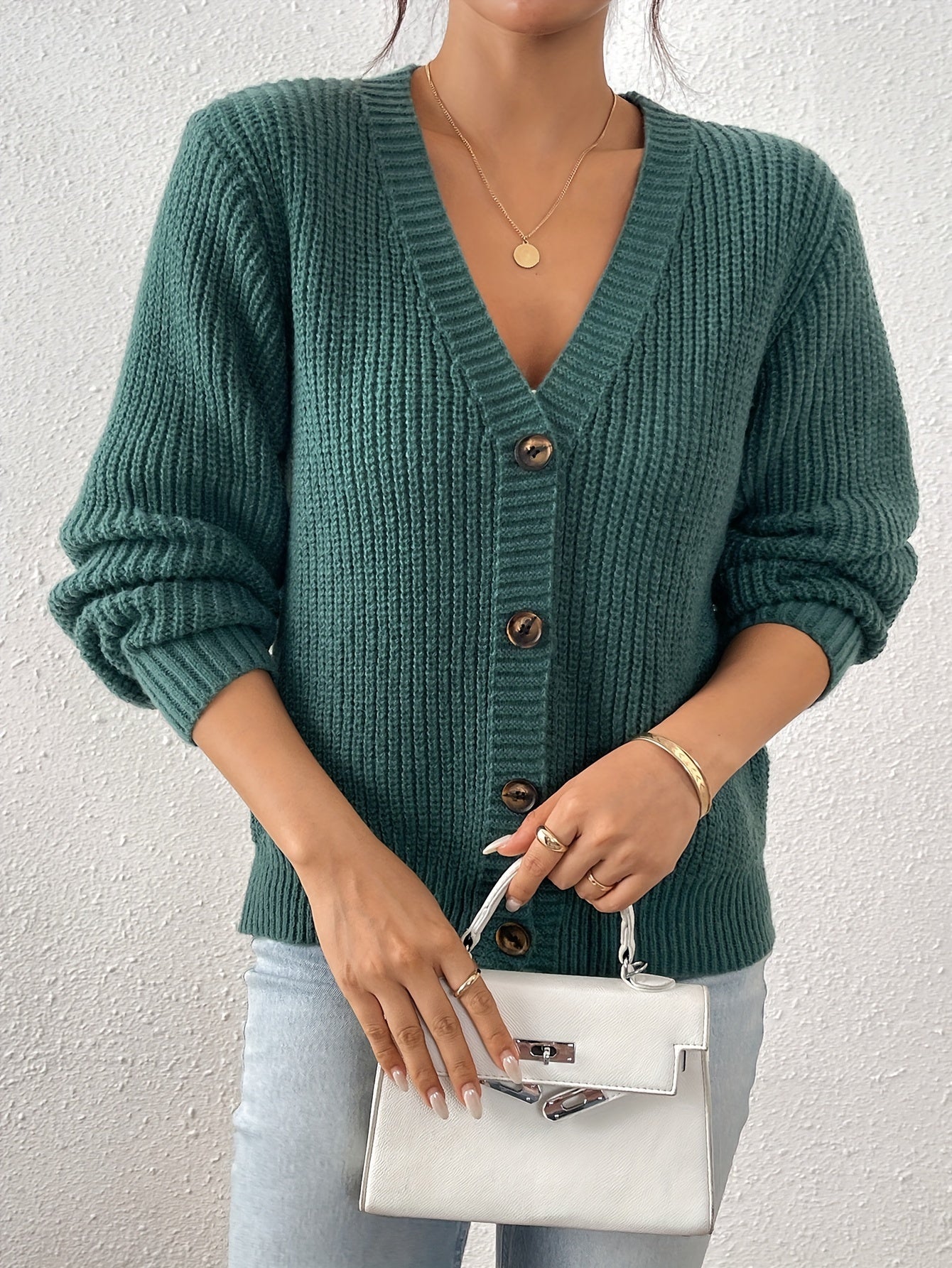 Nina | Feine Strickweste für einen edlen Auftritt
