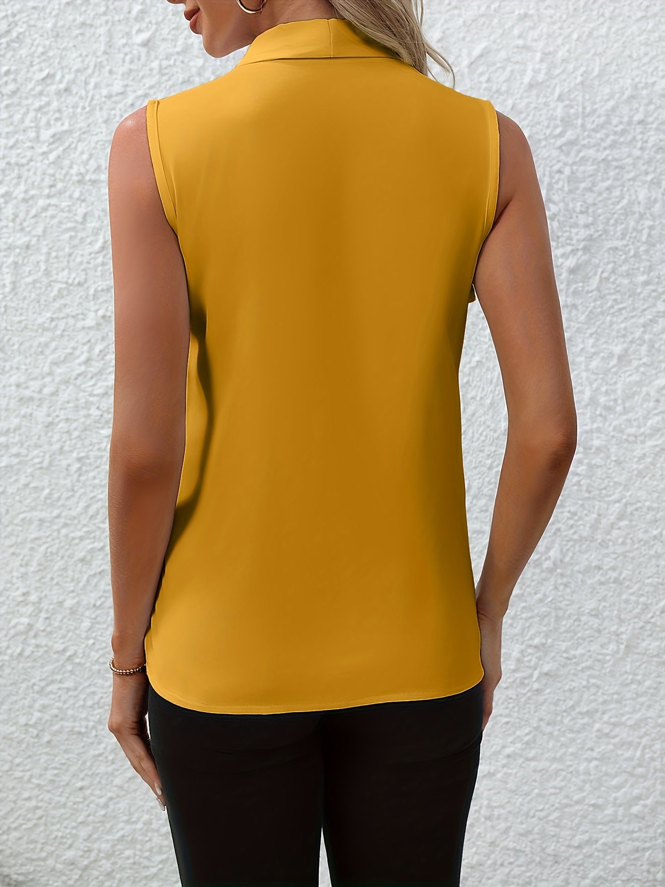 Hanna | Zeitlose Ärmellose Bluse mit V-Ausschnitt