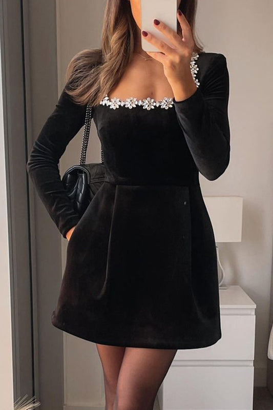 Nina | Klassisches Damen Minikleid aus Samt mit langen Ärmeln