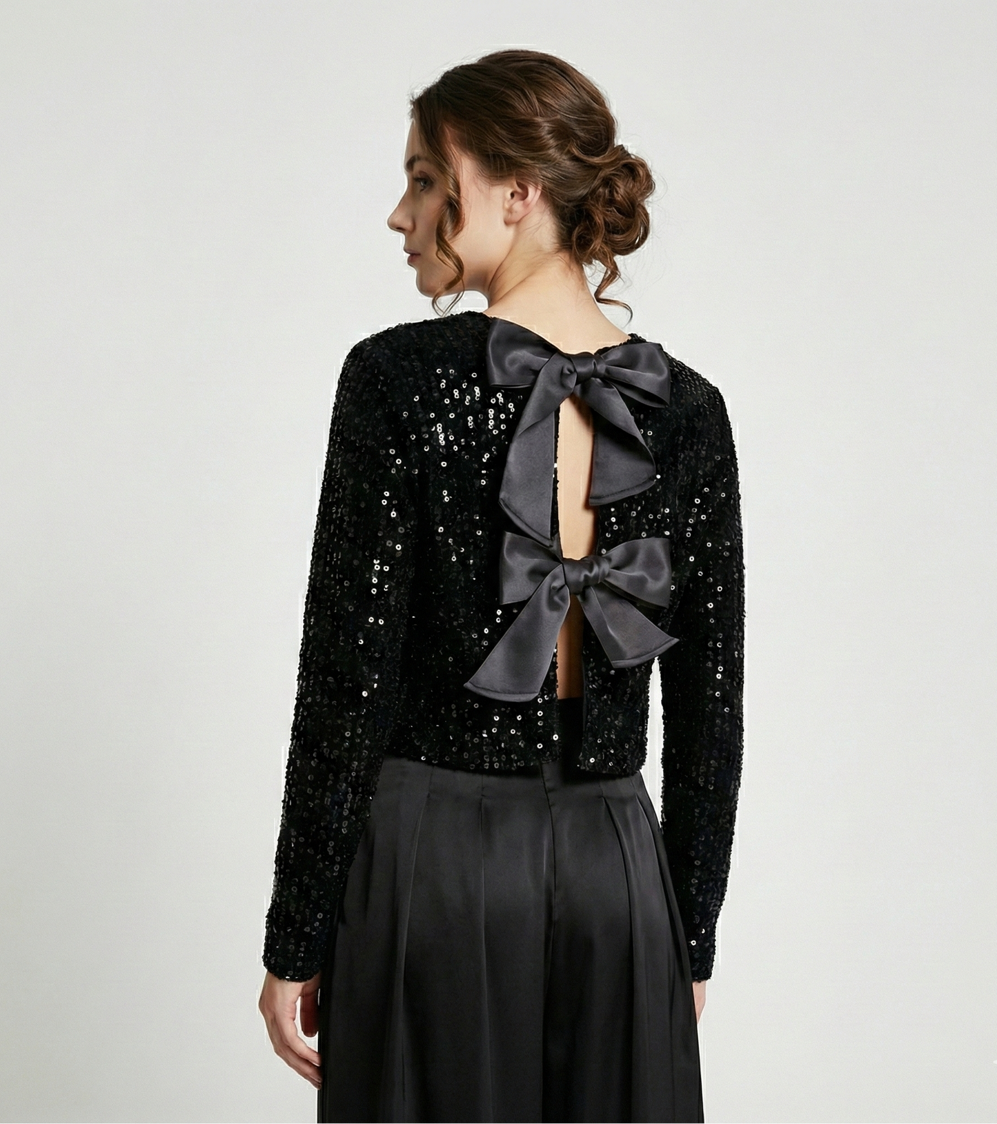 Clara | Eleganter Damen-Cardigan mit dekorativen Applikationen