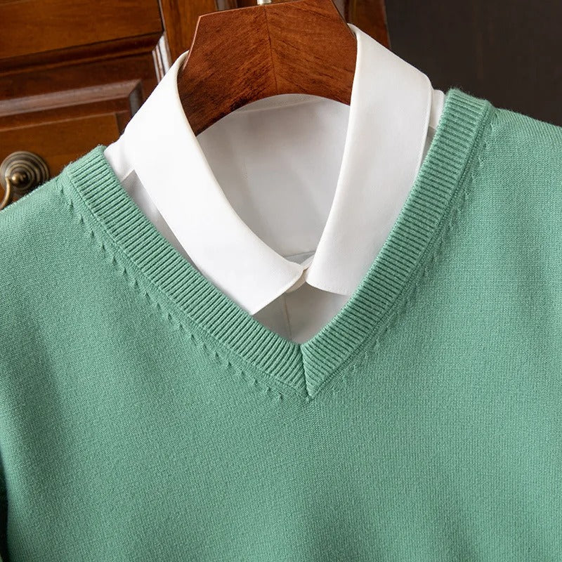 Anton | Klassischer V-Neck Kaschmir Pullover