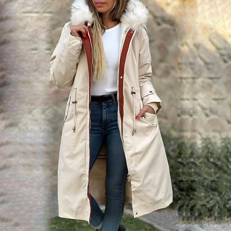 Nora | Trendige Damenjacke mit warmer Kapuze und Pelz