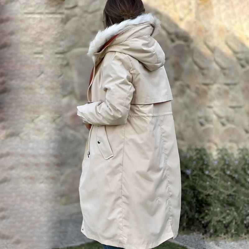 Nora | Trendige Damenjacke mit warmer Kapuze und Pelz