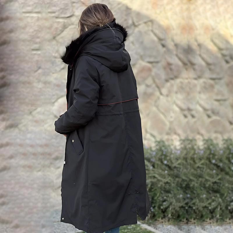 Nora | Trendige Damenjacke mit warmer Kapuze und Pelz